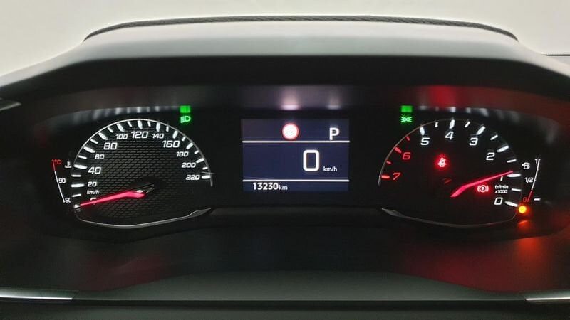 Peugeot 208 nouvelle 1.2 puretech 100cv eat8 allure + navi pack safety plus