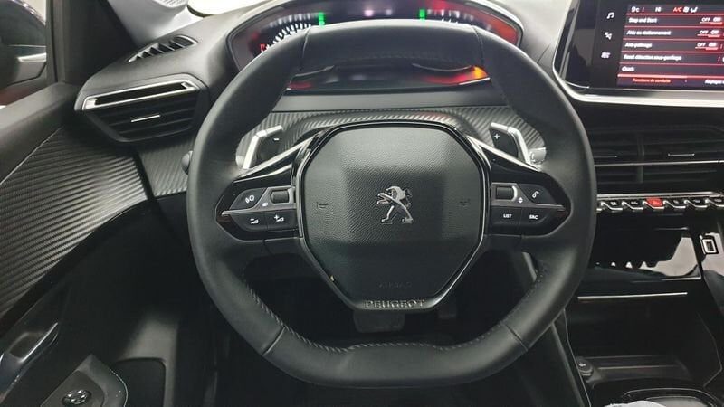 Peugeot 208 nouvelle 1.2 puretech 100cv eat8 allure + navi pack safety plus