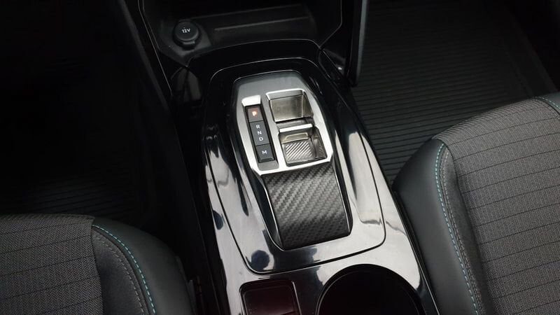 Peugeot 208 nouvelle 1.2 puretech 100cv eat8 allure + navi pack safety plus