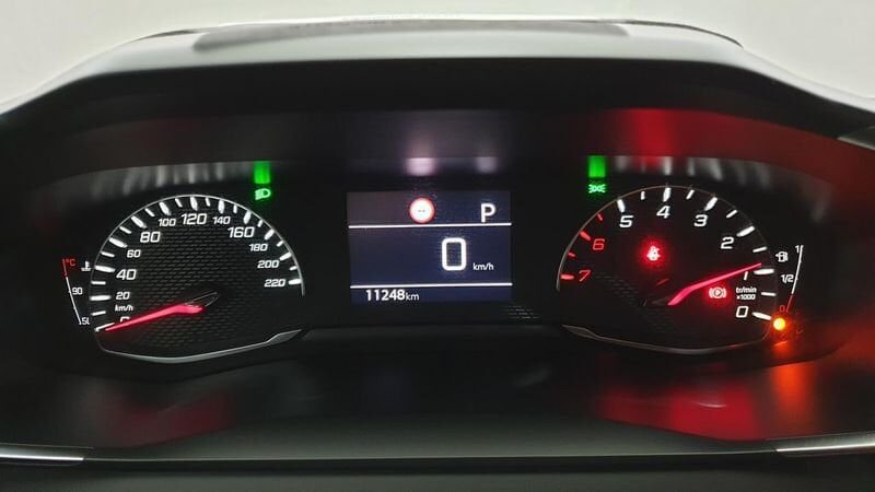 Peugeot 208 nouvelle 1.2 puretech 100cv eat8 allure + navi pack safety plus