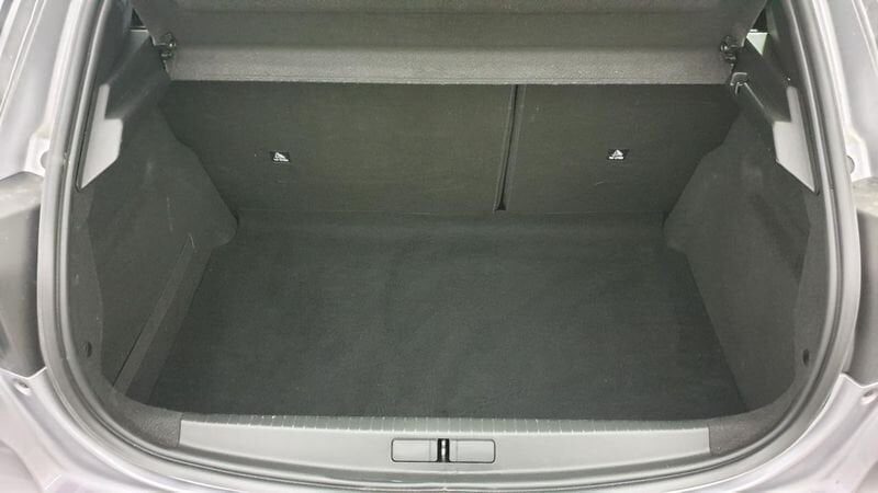 Peugeot 208 nouvelle 1.2 puretech 100cv bvm6 active pack + peugeot led technology