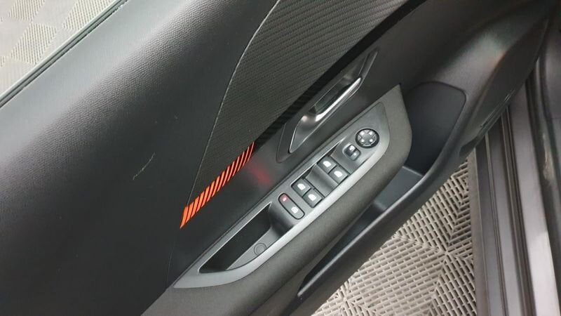 Peugeot 208 nouvelle 1.2 puretech 100cv bvm6 active pack + peugeot led technology