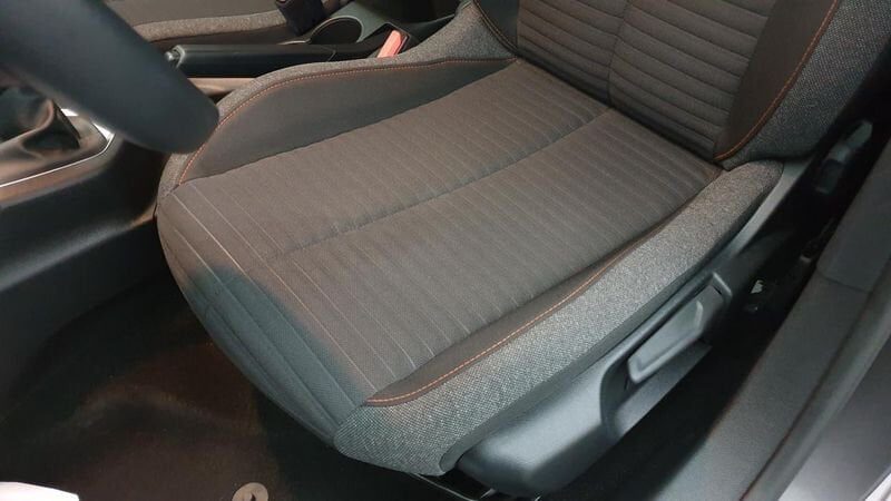 Peugeot 208 nouvelle 1.2 puretech 100cv bvm6 active pack + peugeot led technology