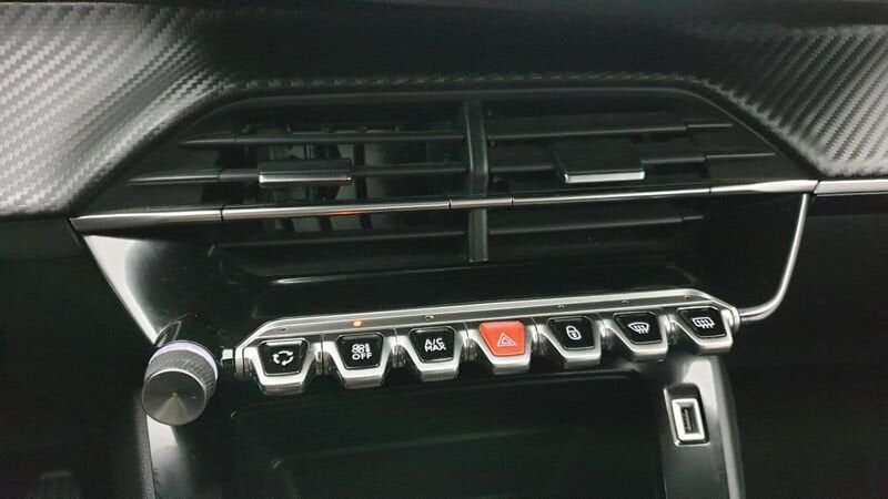 Peugeot 208 nouvelle 1.2 puretech 100cv bvm6 active pack + peugeot led technology