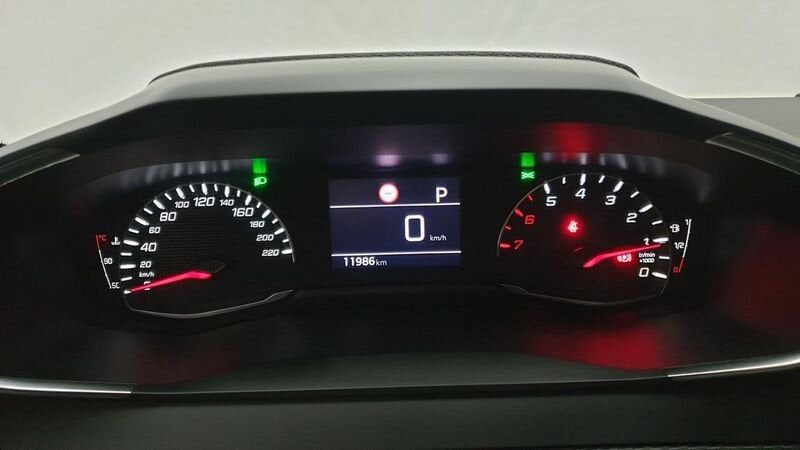 Peugeot 208 nouvelle 1.2 puretech 100cv eat8 allure + navi pack safety plus