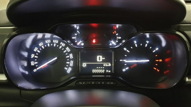 Citroën C3 facelift 1.5 bluehdi 100cv bvm6 shine + adml pack color rouge