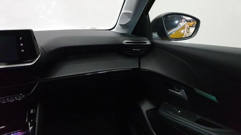 Peugeot 208 nouvelle 1.2 puretech 100cv eat8 allure + navi pack safety plus