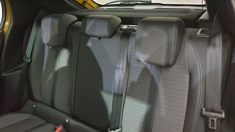 Peugeot 208 nouvelle 1.2 puretech 100cv eat8 allure + navi pack safety plus