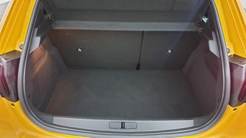 Peugeot 208 nouvelle 1.2 puretech 100cv eat8 allure + navi pack safety plus