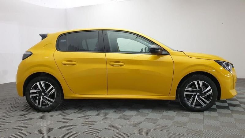 Peugeot 208 nouvelle 1.2 puretech 100cv eat8 allure + navi pack safety plus