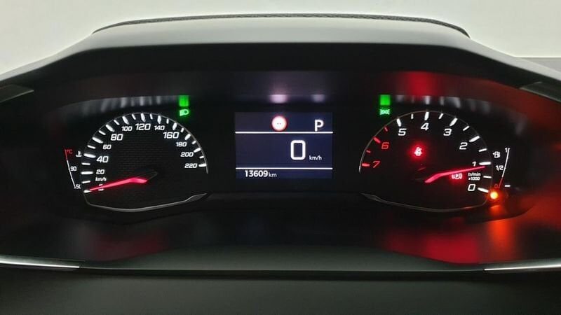 Peugeot 208 nouvelle 1.2 puretech 100cv eat8 allure + navi pack safety plus