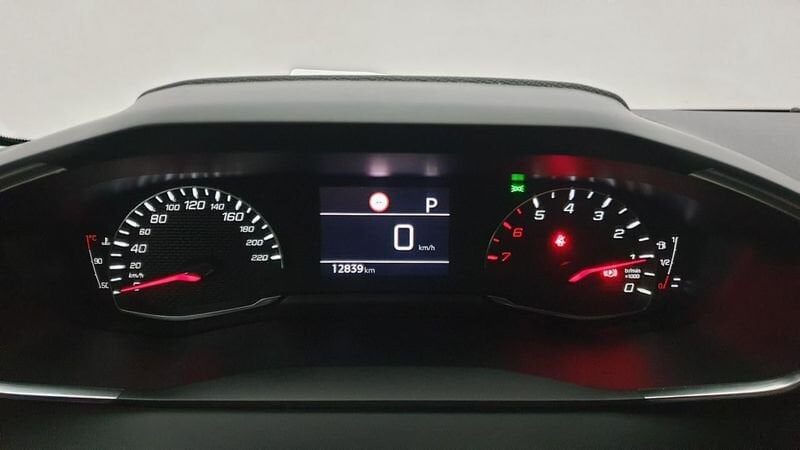 Peugeot 208 nouvelle 1.2 puretech 100cv eat8 allure + navi pack safety plus