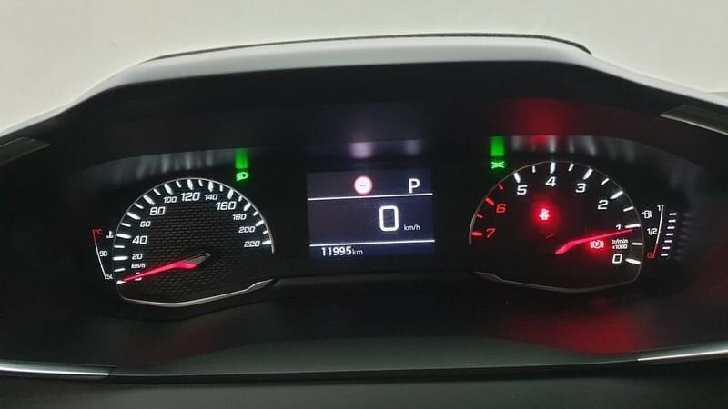 Peugeot 208 nouvelle 1.2 puretech 100cv eat8 allure + navi pack safety plus