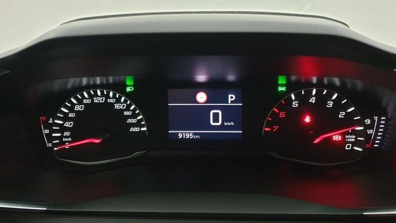 Peugeot 208 nouvelle 1.2 puretech 100cv eat8 allure + navi pack safety plus