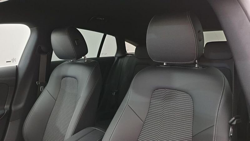 Mercedes CLA shooting brake 180d 8g-dct progressive line + pack premium sport black