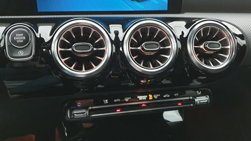 Mercedes CLA shooting brake 180d 8g-dct progressive line + pack premium sport black