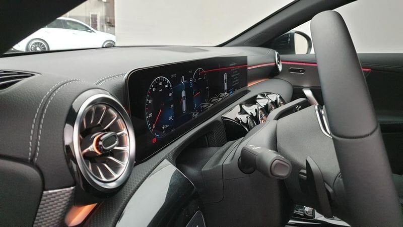 Mercedes CLA shooting brake 180d 8g-dct progressive line + pack premium sport black