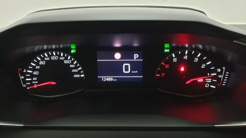 Peugeot 208 nouvelle 1.2 puretech 100cv eat8 allure + navi pack safety plus