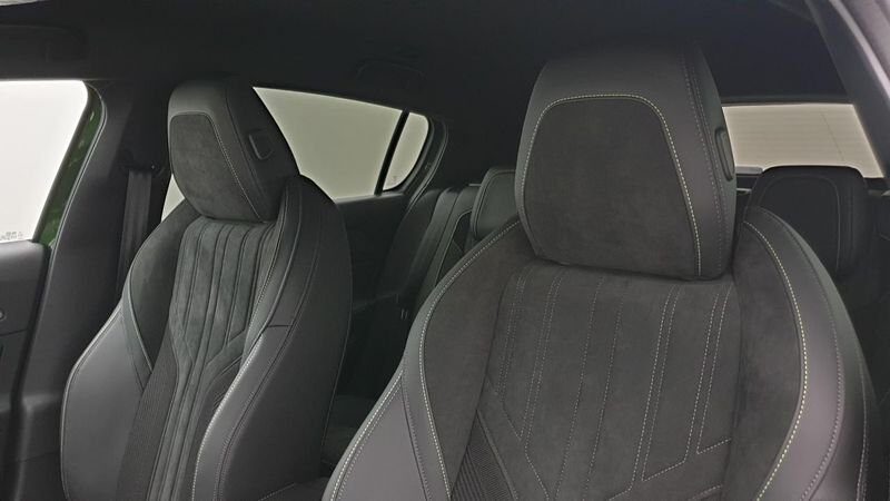 Peugeot 308 nouvelle 1.2 puretech 130cv eat8 gt + camera 360 pack drive assist plus