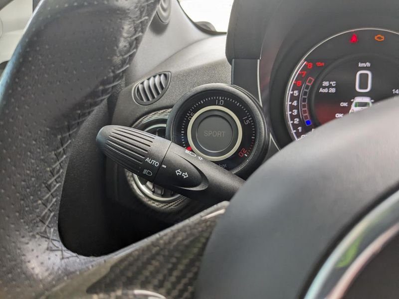 Fiat 500 1.4i 16V - 180 Abarth 595 Competizione