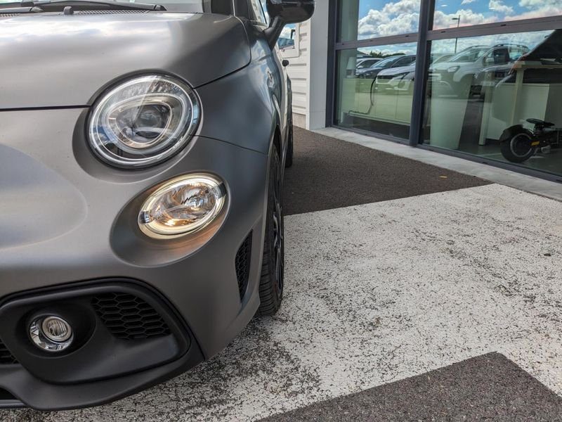Fiat 500 1.4i 16V - 180 Abarth 595 Competizione