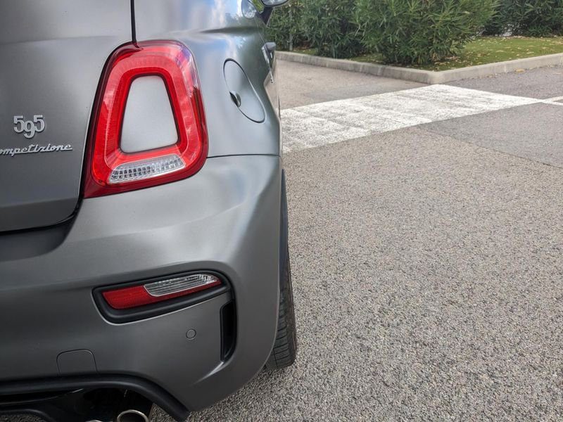 Fiat 500 1.4i 16V - 180 Abarth 595 Competizione