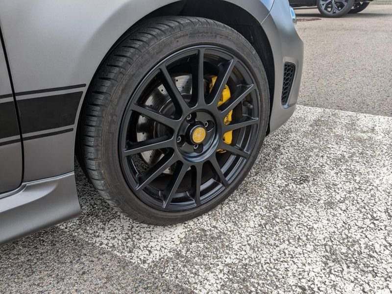 Fiat 500 1.4i 16V - 180 Abarth 595 Competizione