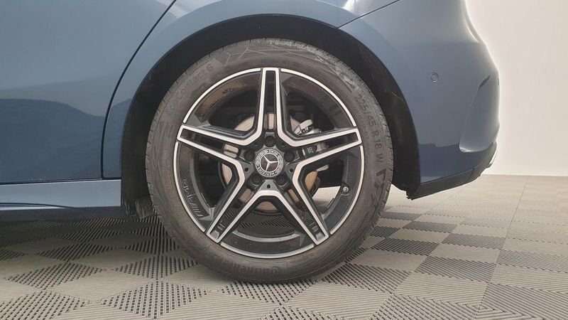Mercedes Classe A 200d 150cv 8g-dct amg line + pack premium