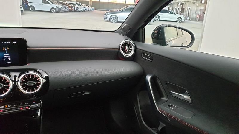 Mercedes Classe A 200d 150cv 8g-dct amg line + pack premium