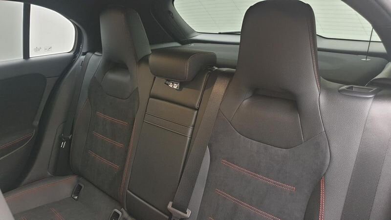 Mercedes Classe A 200d 150cv 8g-dct amg line + pack premium