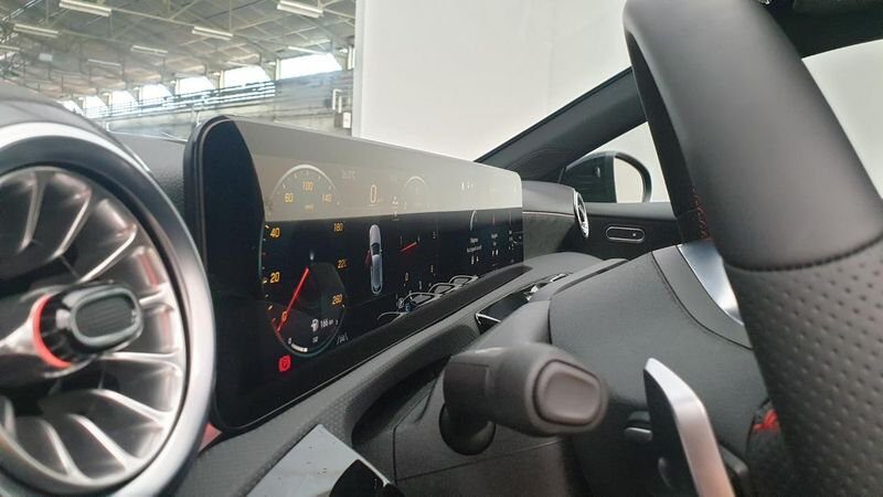 Mercedes Classe A 200d 150cv 8g-dct amg line + pack premium