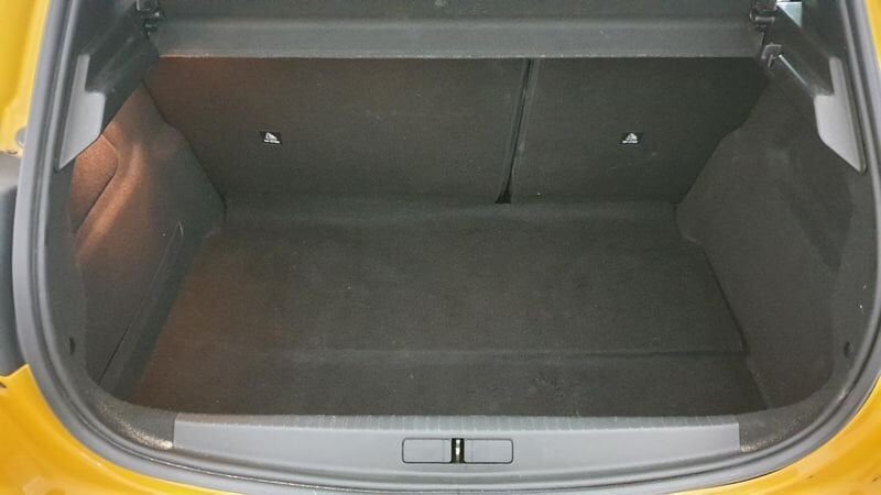 Peugeot 208 nouvelle 1.2 puretech 100cv bvm6 active pack + peugeot led technology