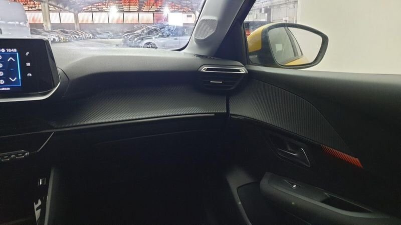 Peugeot 208 nouvelle 1.2 puretech 100cv bvm6 active pack + peugeot led technology