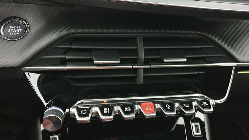 Peugeot 208 nouvelle 1.2 puretech 100cv eat8 gt + toit pano pack drive assist plus