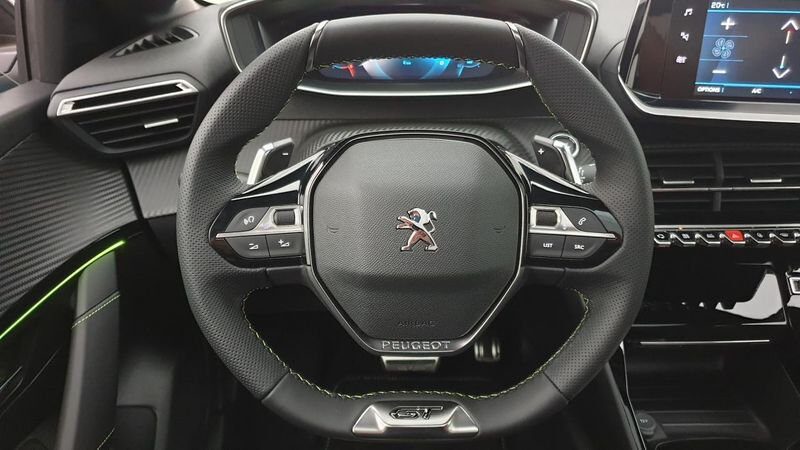 Peugeot 208 nouvelle 1.2 puretech 100cv eat8 gt + toit pano pack drive assist plus