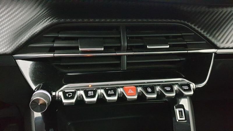 Peugeot 208 nouvelle 1.2 puretech 100cv bvm6 active pack + peugeot led technology