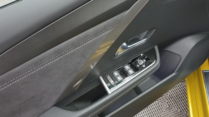 Opel Astra nouvelle 1.5 diesel 130cv bva8 ultimate + pack ext noir pare-brise chauffant