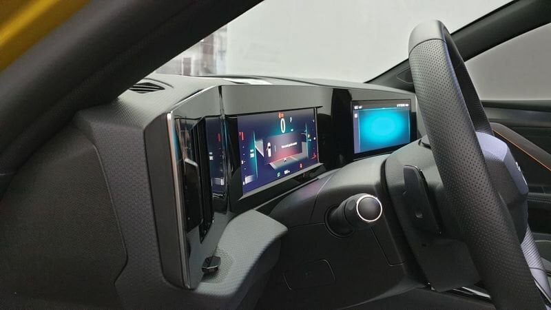 Opel Astra nouvelle 1.5 diesel 130cv bva8 ultimate + pack ext noir pare-brise chauffant