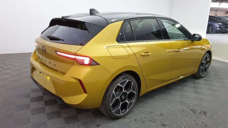 Opel Astra nouvelle 1.5 diesel 130cv bva8 ultimate + pack ext noir pare-brise chauffant