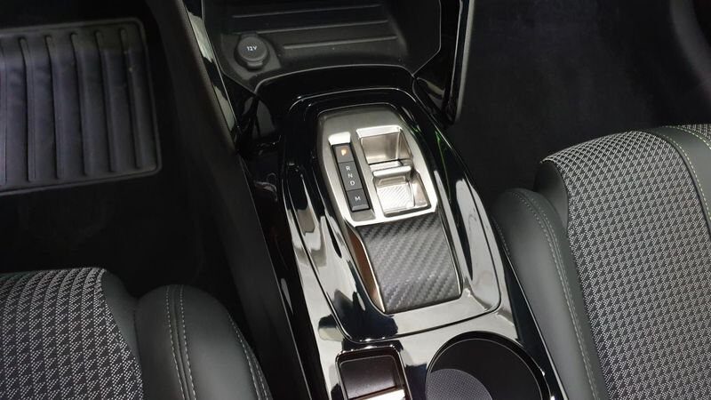 Peugeot 208 nouvelle 1.2 puretech 100cv eat8 gt + toit pano pack drive assist plus