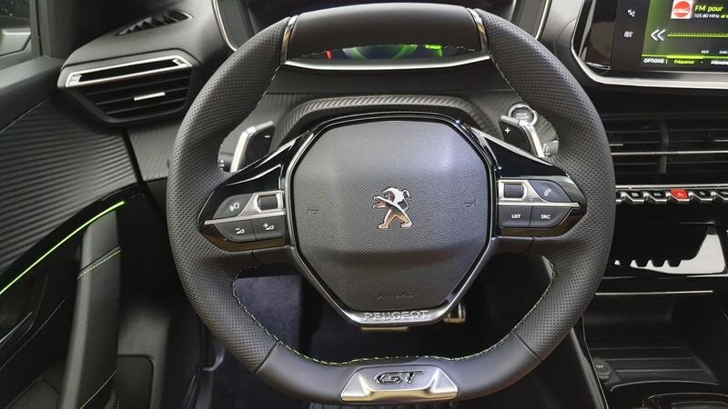 Peugeot 208 nouvelle 1.2 puretech 100cv eat8 gt + toit pano pack drive assist plus