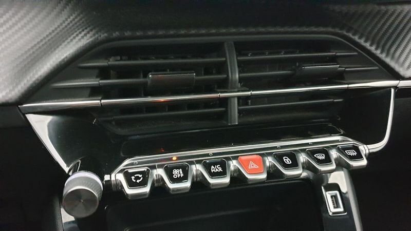 Peugeot 208 nouvelle 1.2 puretech 100cv bvm6 active pack + peugeot led technology