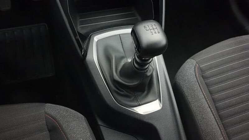 Peugeot 208 nouvelle 1.2 puretech 100cv bvm6 active pack + peugeot led technology