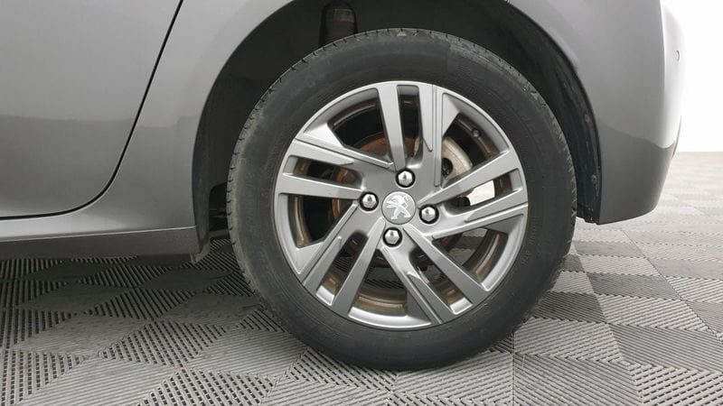 Peugeot 208 nouvelle 1.2 puretech 100cv bvm6 active pack + peugeot led technology