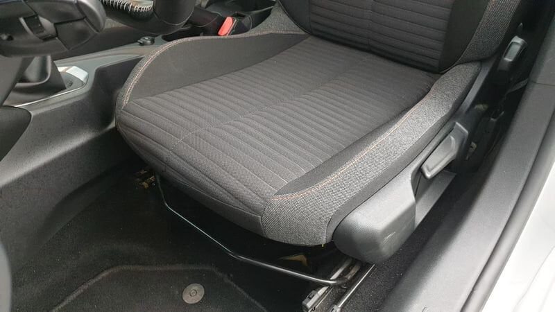 Peugeot 208 nouvelle 1.2 puretech 75cv bvm5 active pack + peugeot led technology