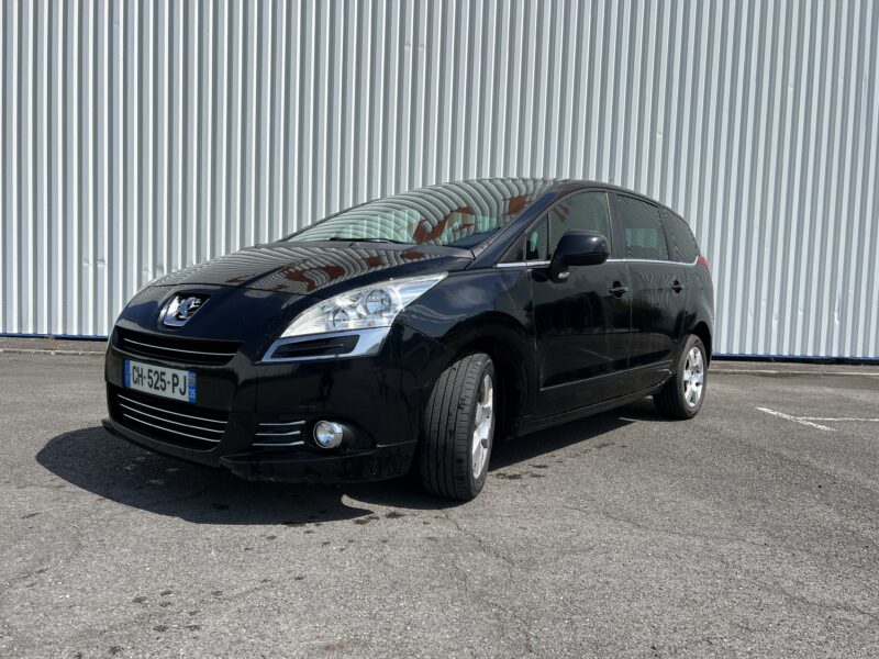 PEUGEOT 5008 2012