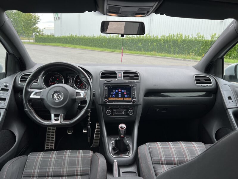 VOLKSWAGEN GOLF 6 GTI 210CH 2011