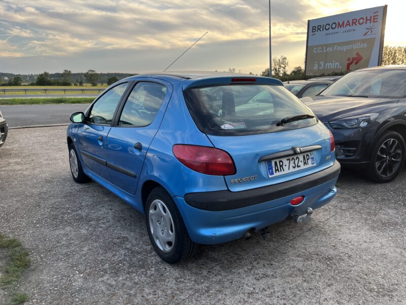 PEUGEOT 206  2001