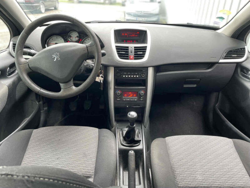 PEUGEOT 207 2010