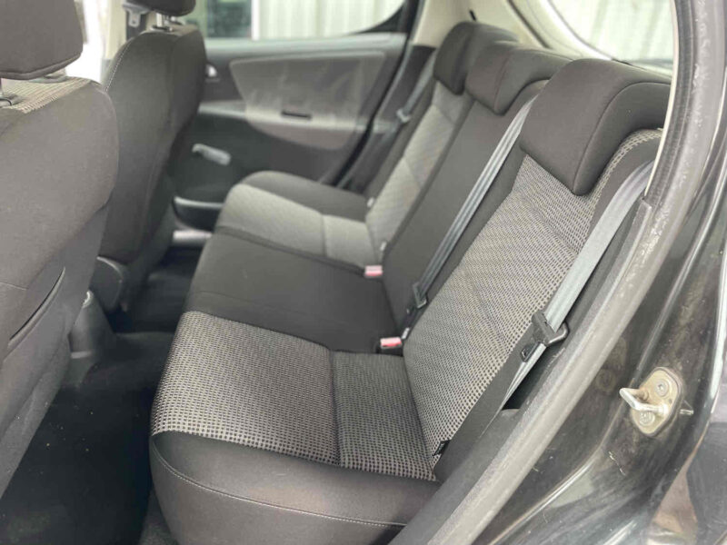 PEUGEOT 207 2010